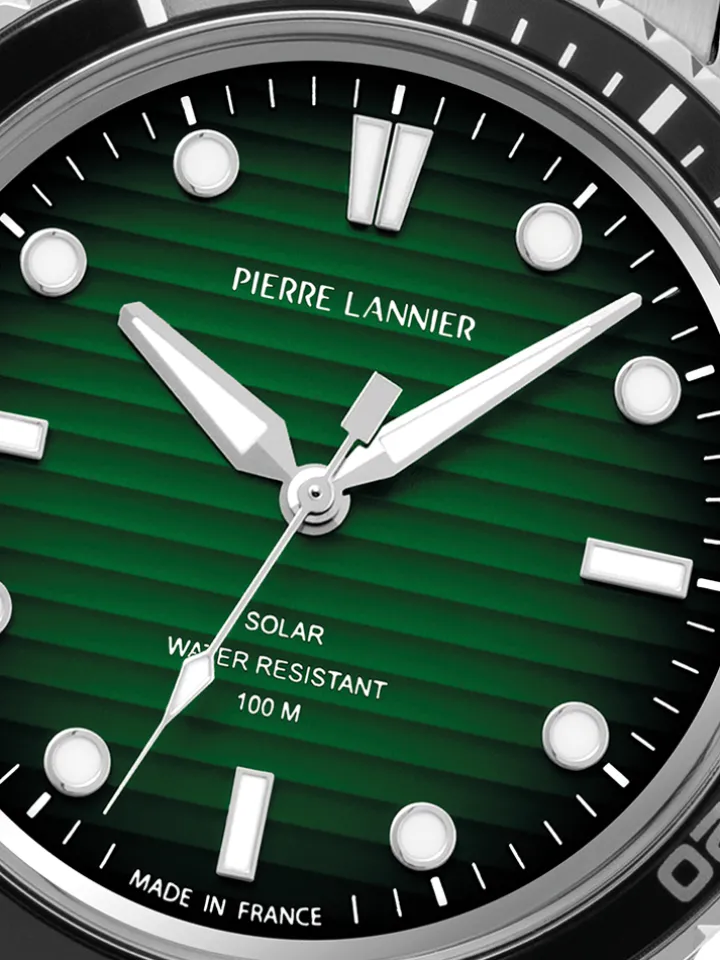 Montre homme solaire cadran vert Pierre Lannier 244H171
