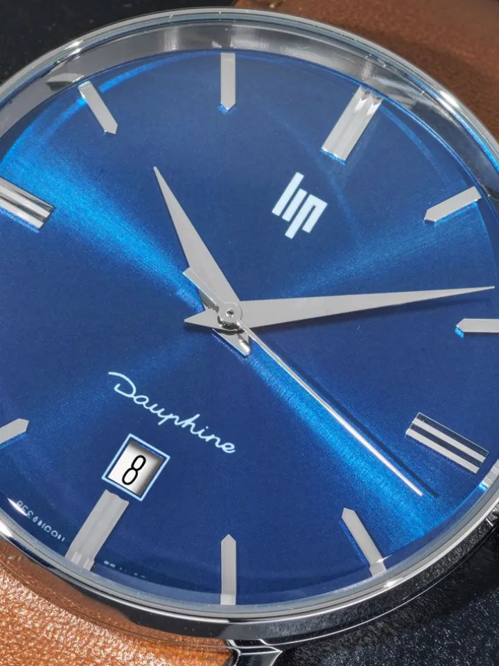 Montre LIP DAUPHINE cuir marron fond bleu 671429
